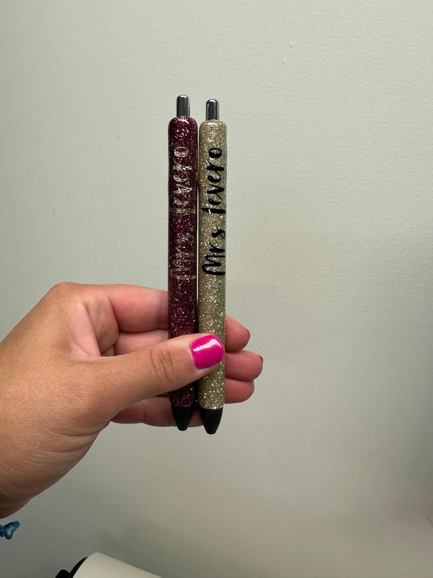 NA glittered pen